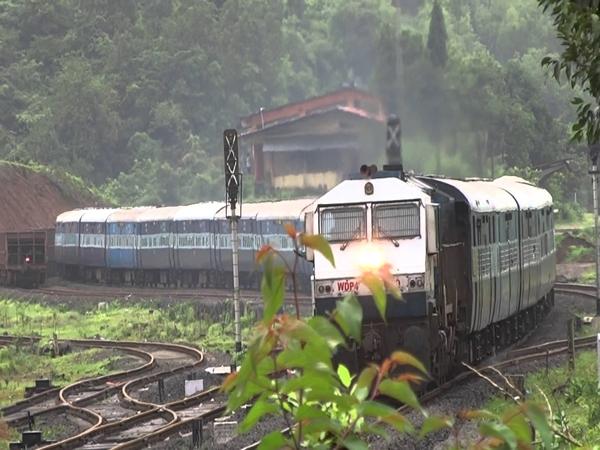 மந்தோவி விரைவுவண்டி