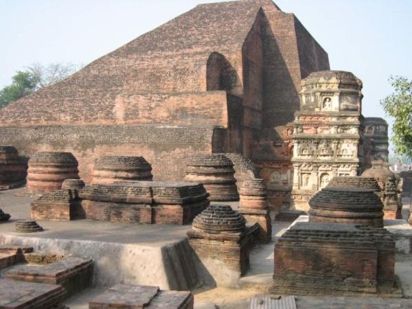 உலகின் மிக அதிக காலம் இயங்கும் பல்கலைகழகம்