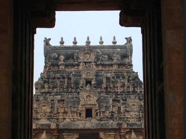 மறையும் அறைகள்