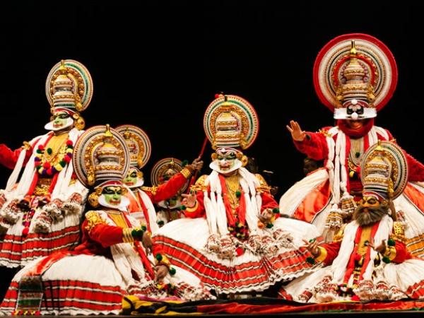 கதக்களி காண ஓடிவாங்க