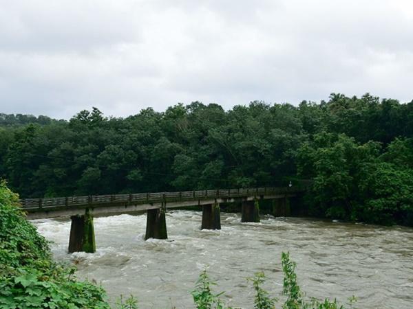 நீர் சுற்றுலா