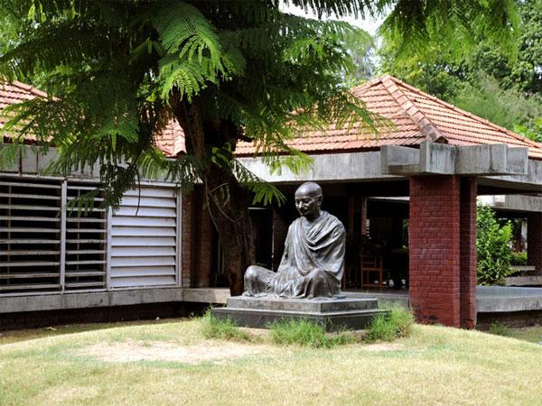 சபர்மதி ஆசிரமத்தின் வரலாற்று வெளிப்பாடு: