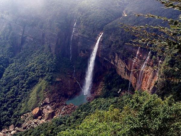 பொறாமை வெகுண்டெழ