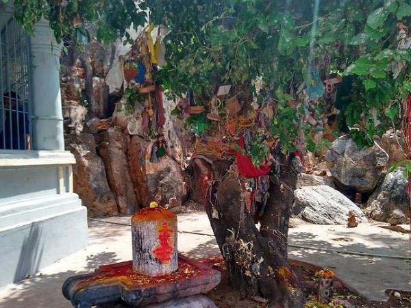 சதுர்முகேஸ்வரா கோயில்