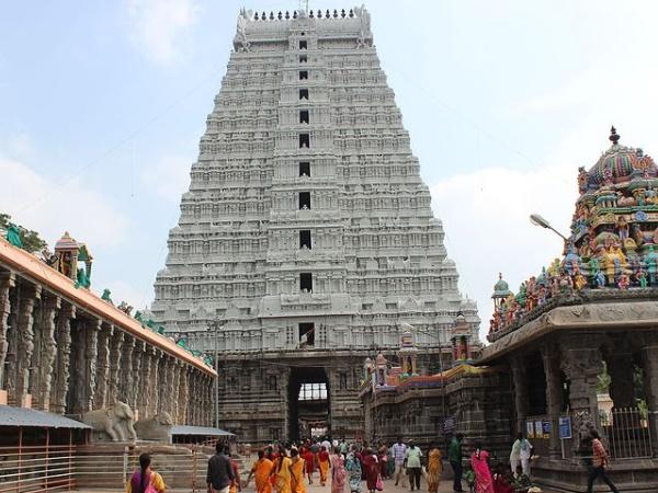பக்கத்து வாசல் வழியாக