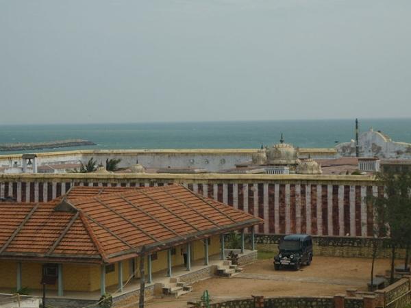 குமரி அம்மன் கோயில் அல்லது பகவதி அம்மன் கோயில்