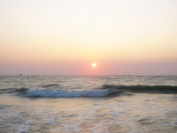 24. மால்பே கடற்கரையை சுற்றி ரிலாக்ஸ் செய்யுங்கள்