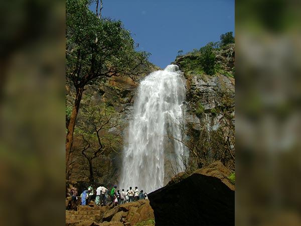 ஆகாச கங்கா நீர்வீழ்ச்சி