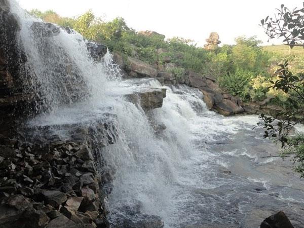 கவர் காட் நீர்வீழ்ச்சி
