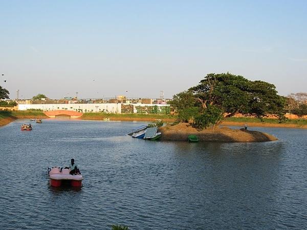 முட்டுக்காடு படகு சவாரி