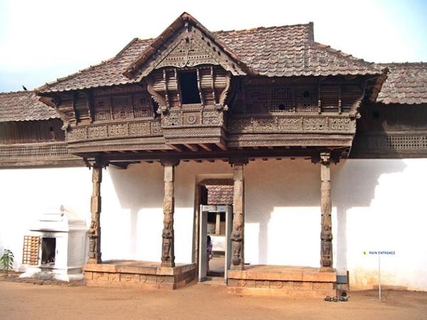 அரண்மனை முகப்பு