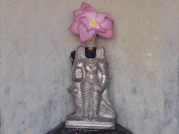 ஏழரைச் சனி விட்டு விலக