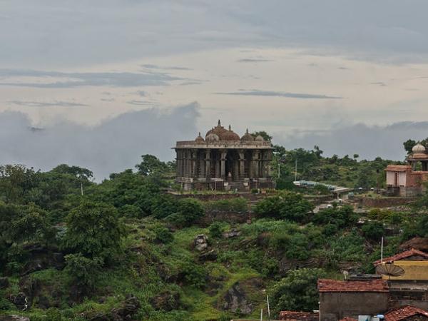 மேகங்களின் அரண்மனை