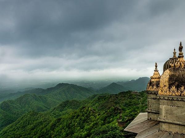 அருகில் உள்ள சுற்றுலாத் தலம்