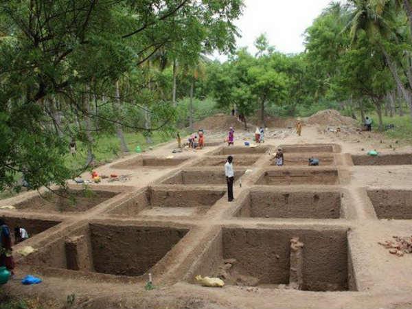 சதி யார் செய்தது