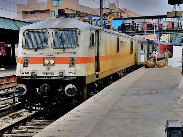 இந்தியாவின் அதிவிரைவு ரயில்