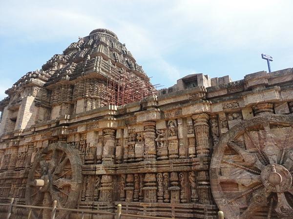 தேர் அமைப்பில் முழு கட்டிடக்கலை