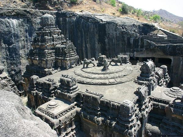 பைரோபாவின் விக்கிரகம்