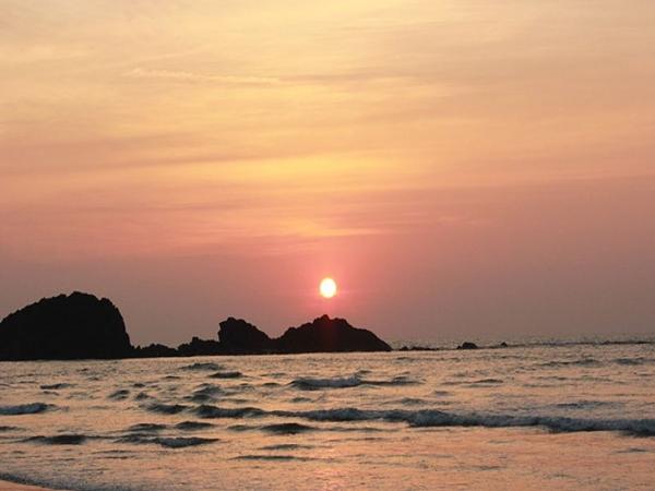 ஆசியாவில் உள்ள ஒரே டிரைவ் இன் பீச்