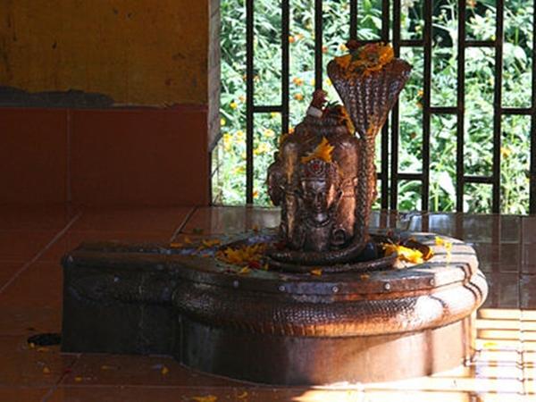 மும்முக லிங்கம்