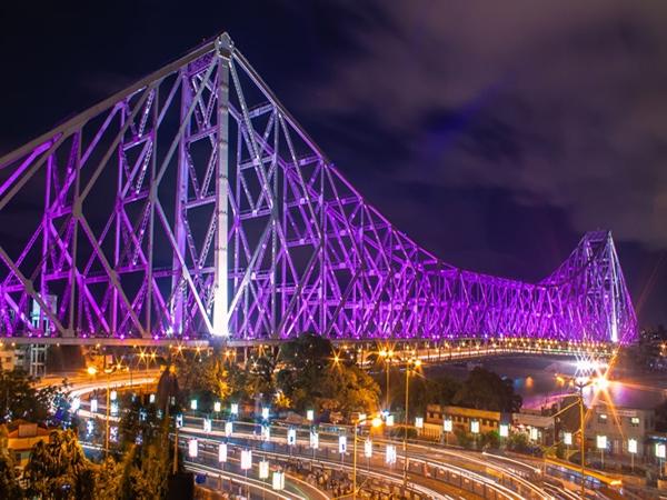 ஹௌரா ரயில் நிலையமும் அருகிலுள்ள சுற்றுலாத் தளங்களும்