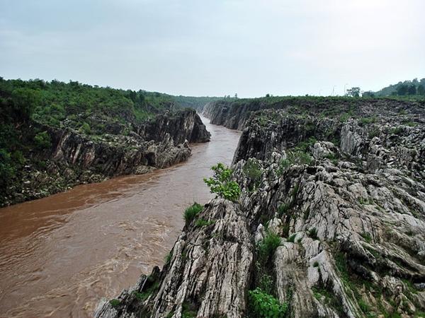இந்திரா சாகர் அணை