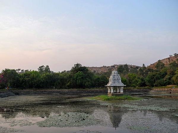 பரத்வாஜ தீர்த்தம்