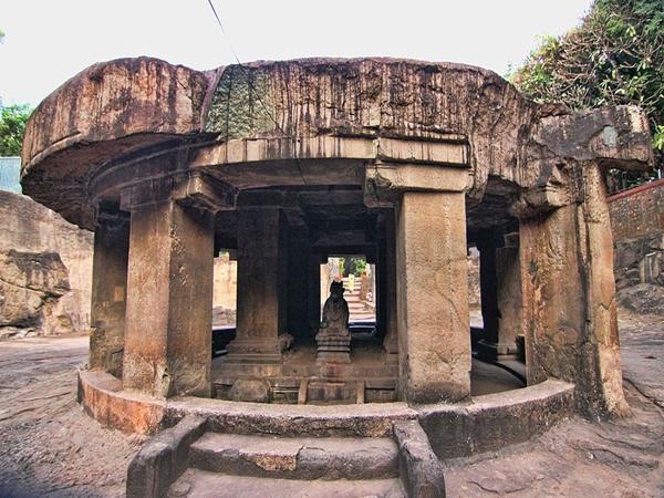 பாடாலேஷ்வர் கோவில்
