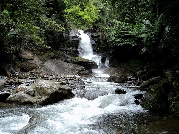 தோனி நீர்வீழ்ச்சி