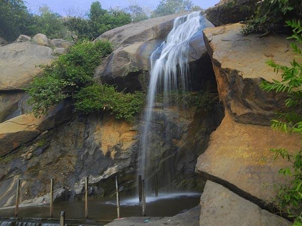 கொமுட்டேரி ஏரி: