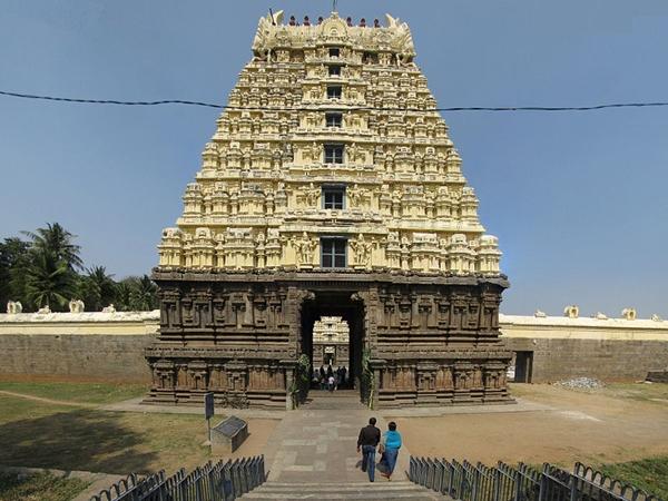 எங்கே உள்ளது ?