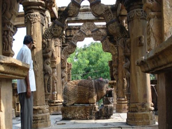 நவ தோரான் திருக்கோவில்