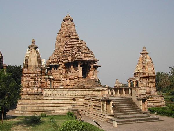 அருகில் காணவேண்டிய இடங்கள்