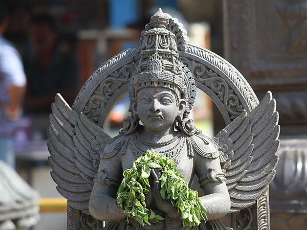எங்கே உள்ளது ?