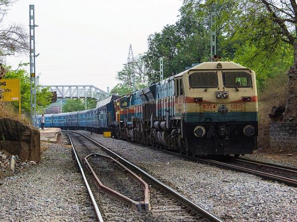 ரயில் விவரத்தை தெரிந்து கொள்ளுங்கள்