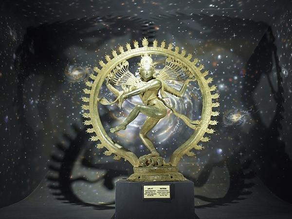 தாமிரமாக மாறிய தங்கச் சிலை