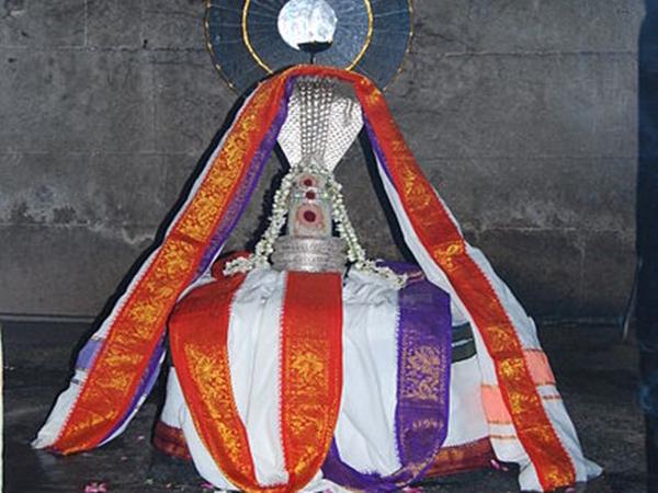 அபிஷேகம் கிடையாது