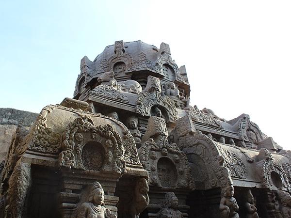 நம்மாழ்வாருக்கு தனிக் கோவில்