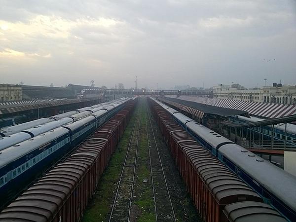 உலகின் மிக நீண்ட ரயில் நடைமேடை