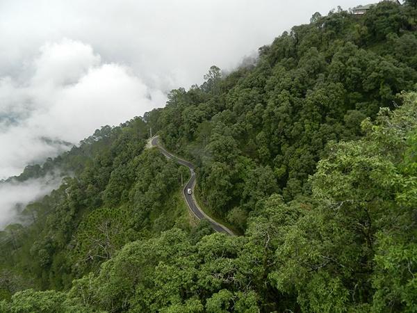 ஏரியும் தேவாலயுமும்