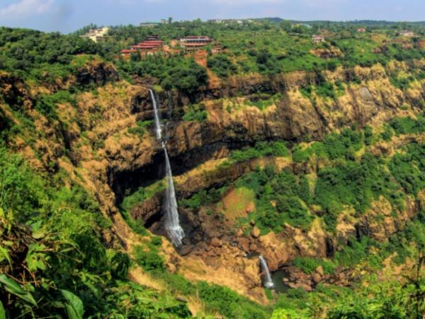 மழைக்கால அருவிகள்