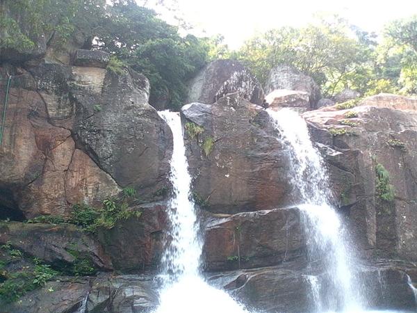 செண்பகாதேவி அருவி