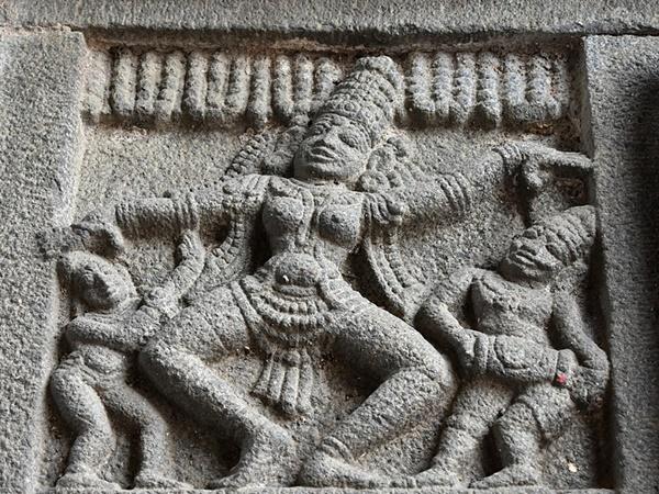 பழமையும் ஆட்சியும்