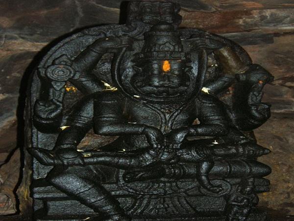 சிங்கிரிக்குடி லட்சுமி நரசிம்மர் கோவில்