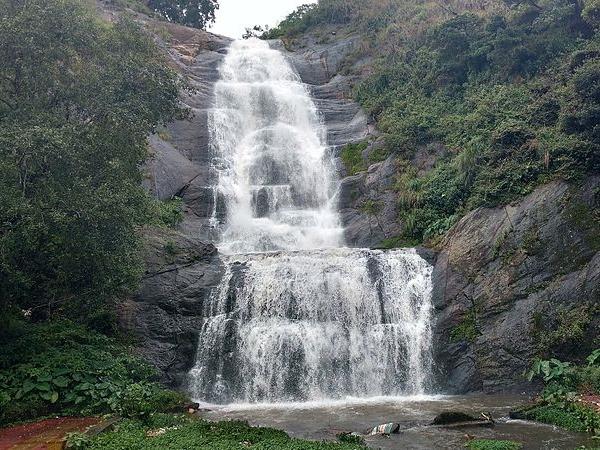 பியர் ஷோலா நீர்வீழ்ச்சி