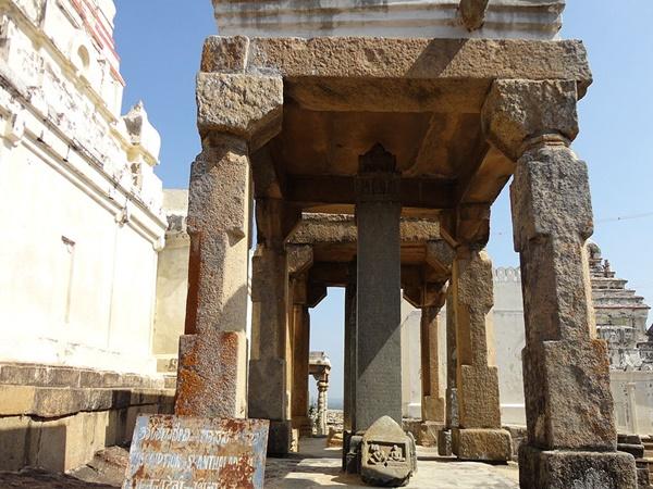 இங்கிருந்து எளிதில் அடையக் கூடிய மற்ற சுற்றுலாத் தளங்கள்