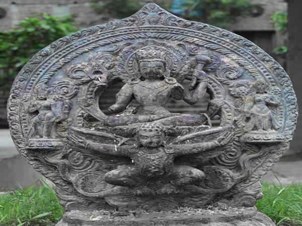 தோஷம் நீக்கும் கல்கருடன்