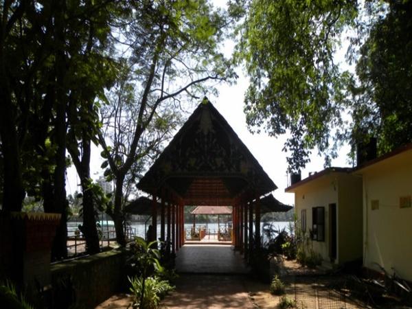 அஷ்டமுடி நீர்த்தேக்க சங்கமம்