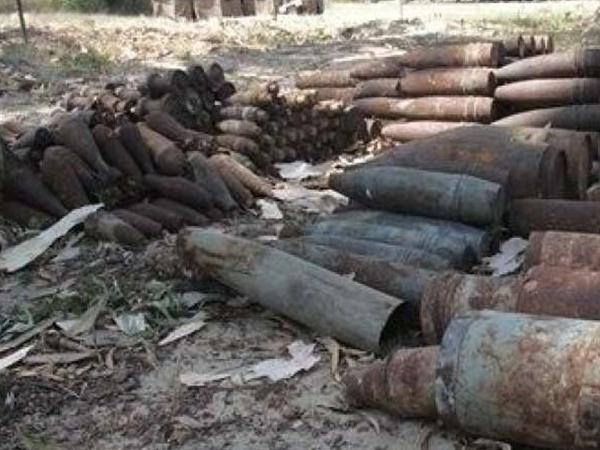 ஆயிரத்திற்கும் அதிகமான ஏவுகணைகள்