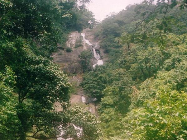 சிறுவாணி நீர்வீழ்ச்சி மற்றும் அணை
